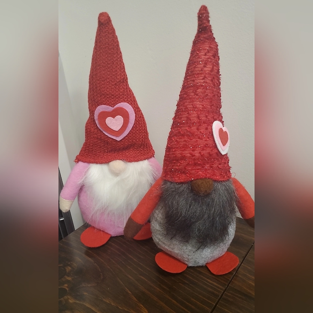 Valentine's Day Gnomes 14in